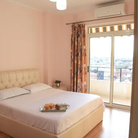 Apartment Downtown Lovely Shkoder